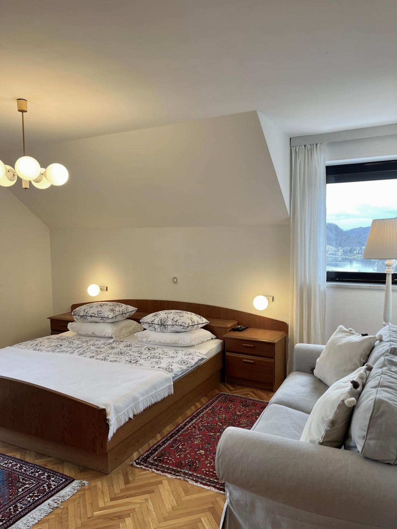 Lakeview Guesthouse & Chalet Μπλεντ Εξωτερικό φωτογραφία