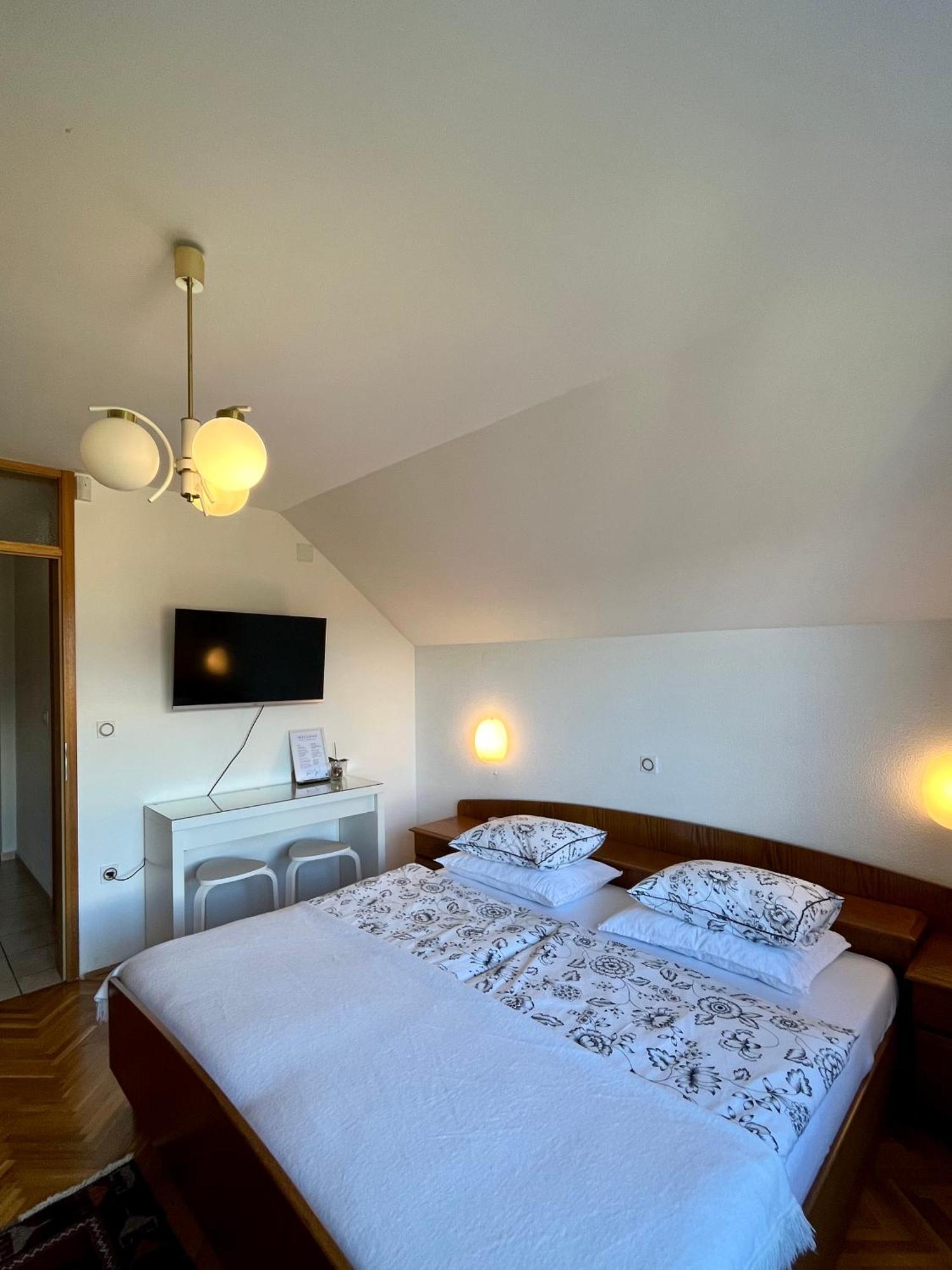 Lakeview Guesthouse & Chalet Μπλεντ Εξωτερικό φωτογραφία