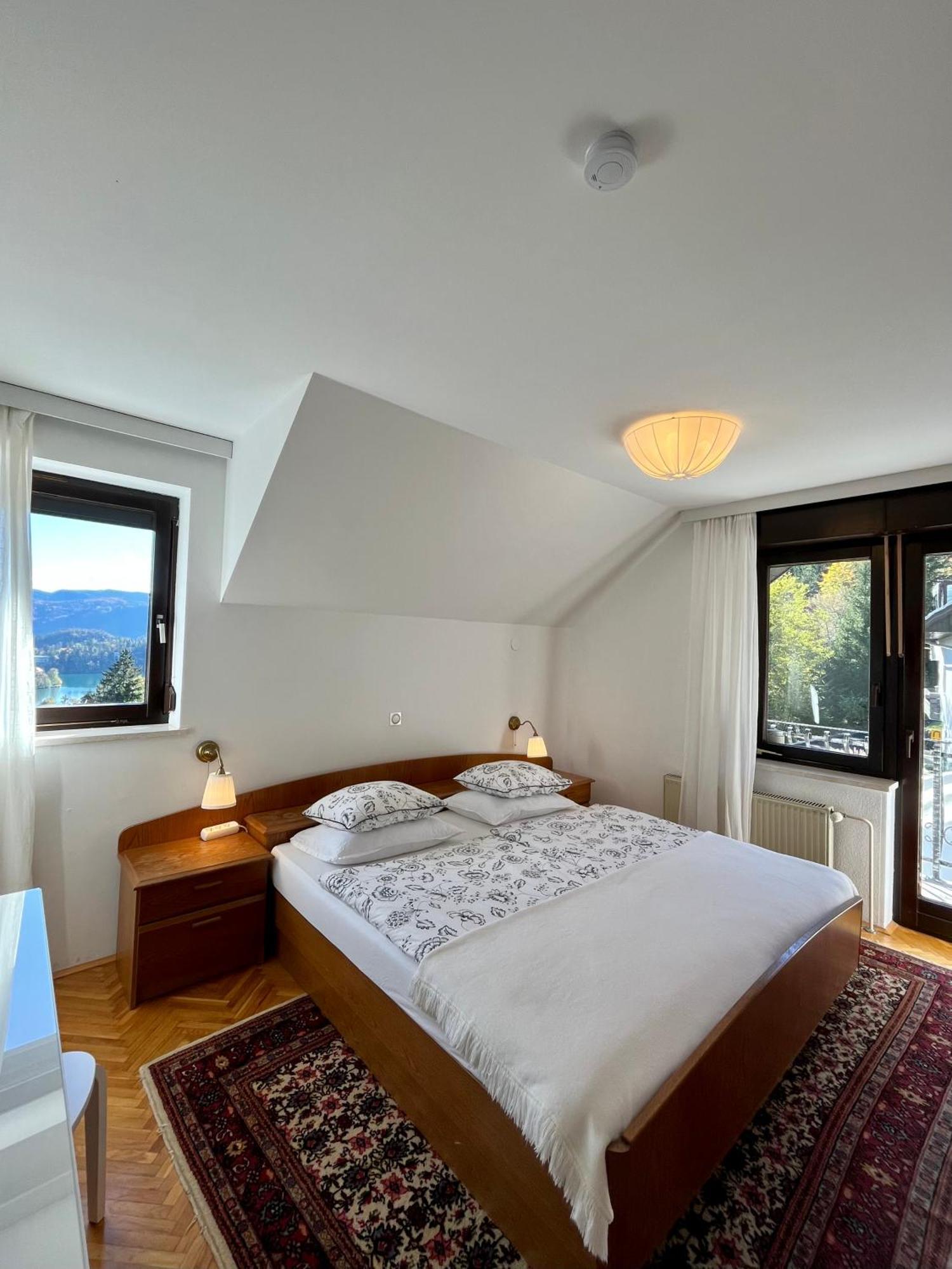 Lakeview Guesthouse & Chalet Μπλεντ Εξωτερικό φωτογραφία