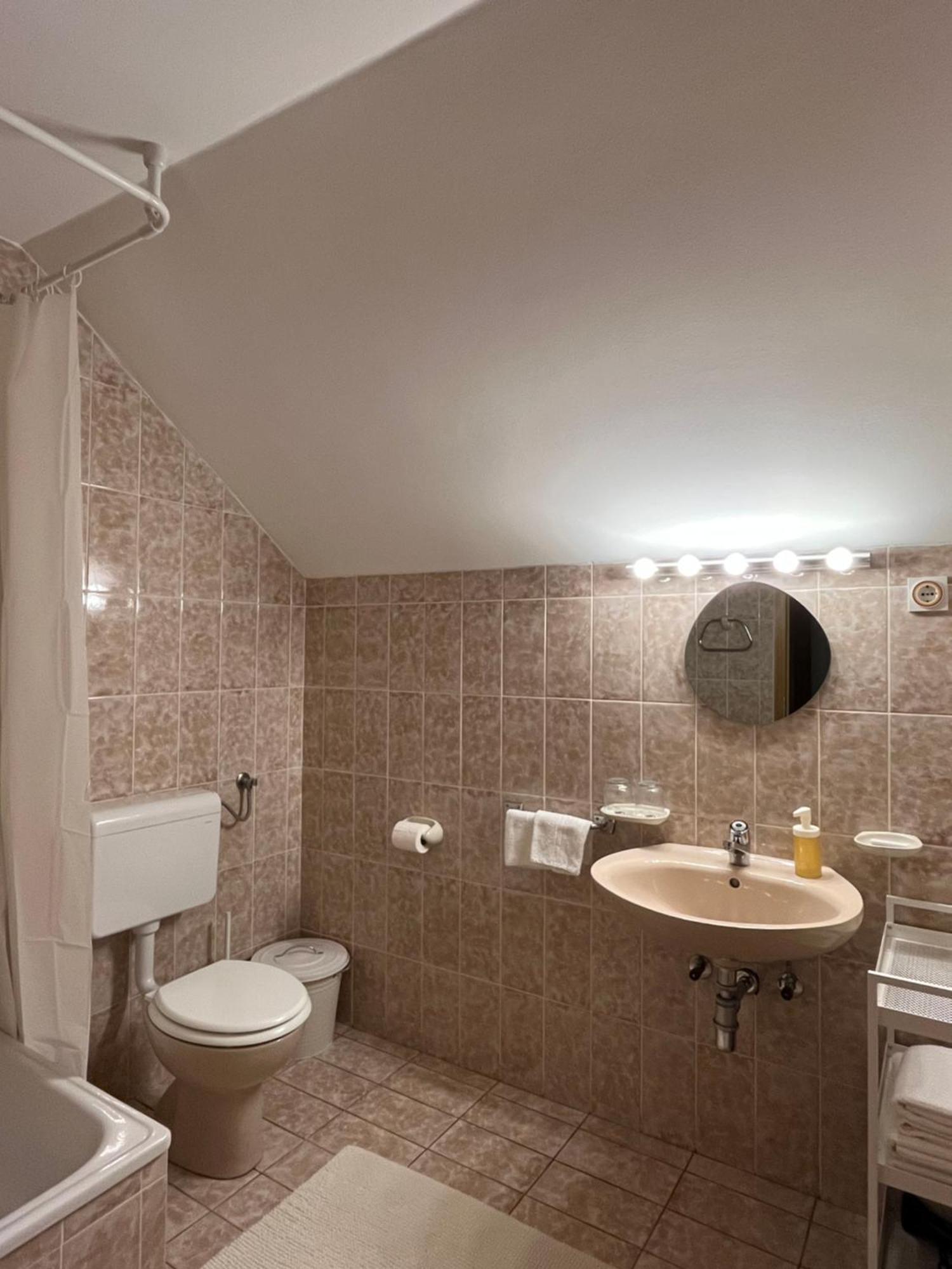 Lakeview Guesthouse & Chalet Μπλεντ Δωμάτιο φωτογραφία